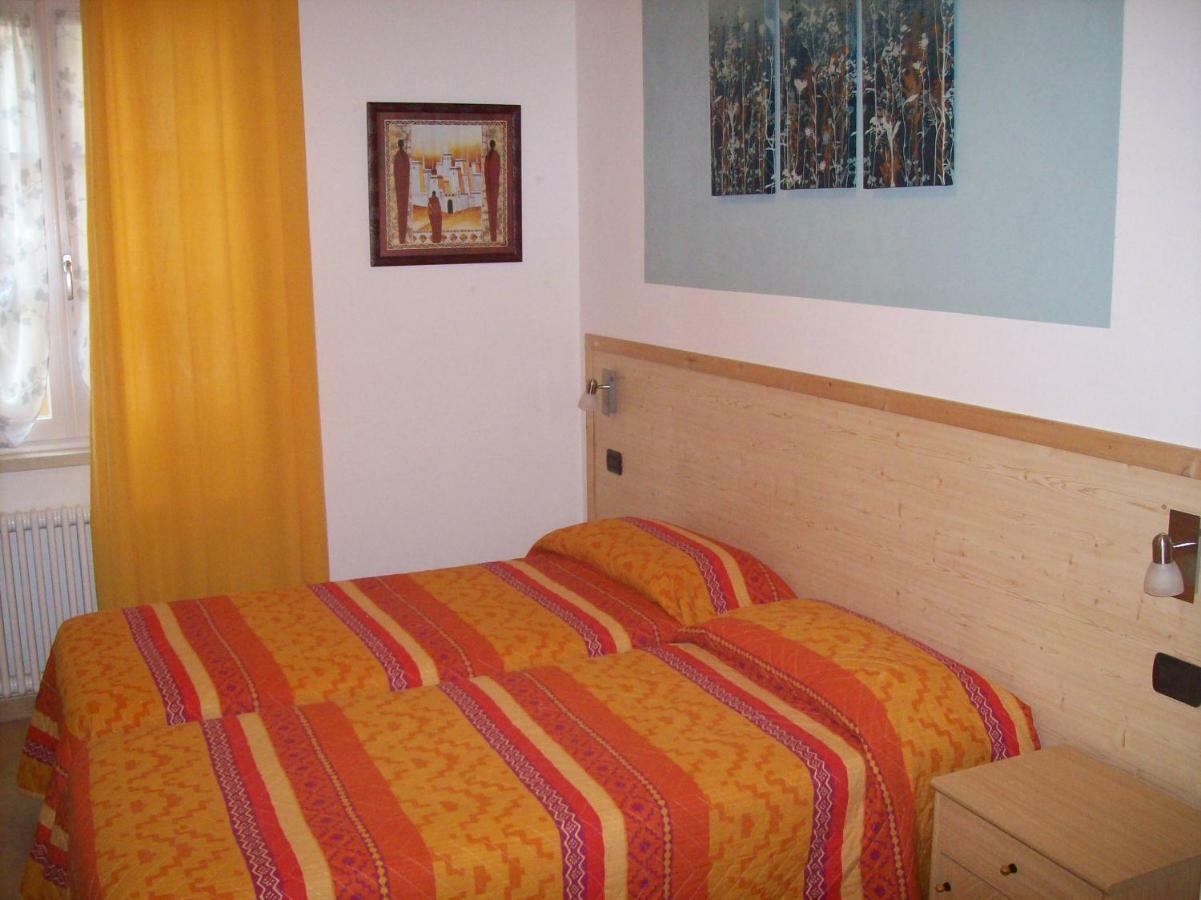 Appartamenti Tasel With Heated Pool Malcesine Buitenkant foto