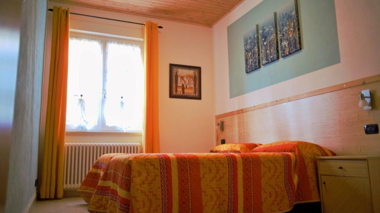 Appartamenti Tasel With Heated Pool Malcesine Buitenkant foto
